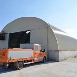 a new Frisomat Omega+ in construction: outside view of the finished steel building